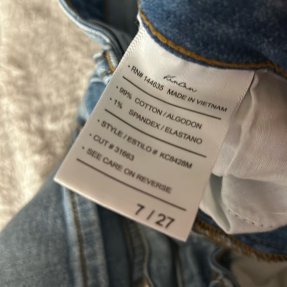 Kancan Ankle Distressed Asymmetrical Hem button front jeans sz 7/27 - Picture 5 of 8